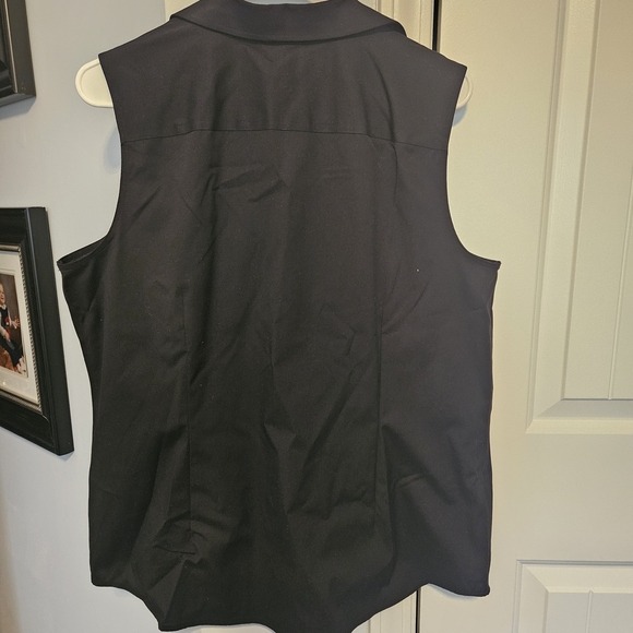 Talbots Black Sleeveless Button Down Shirt - Picture 2 of 3